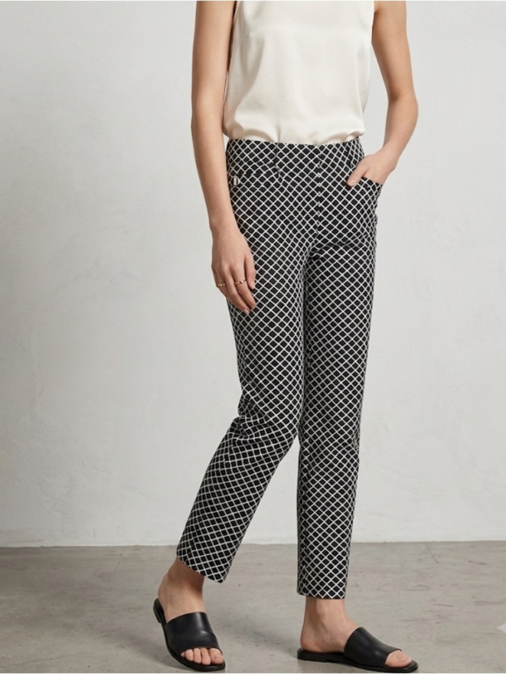 89TH & Madison Black & White Lattice Print Straight ankle Pants SZ M STRETCH